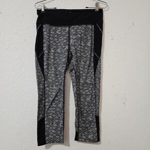 Athleta Honeycomb Connect Crop Leggings Size Medium